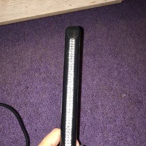 Mini hair straightener